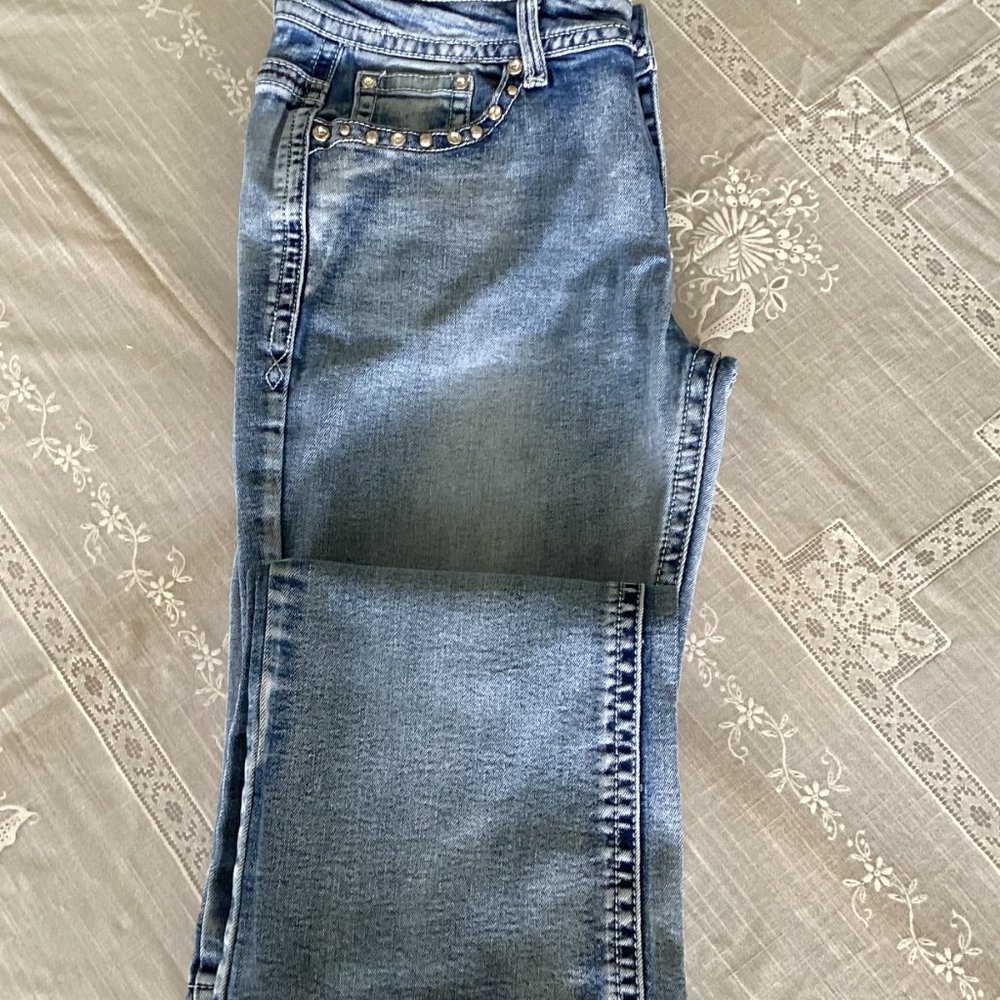 Jeans - Picture 2 of 3